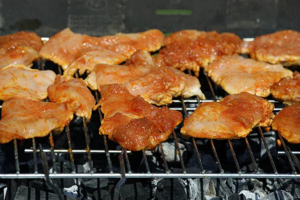 Heerlijke kip op de grill — Stockfoto