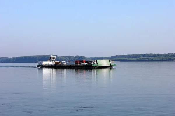 Φορτηγίδες στο Δούναβη rive — Φωτογραφία Αρχείου