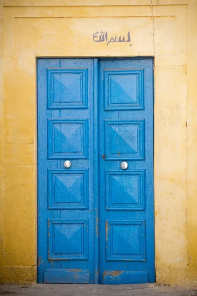 Puerta azul vieja —  Fotos de Stock