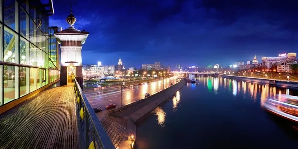 Gece Moskova. Moskova Nehri. — Stok fotoğraf