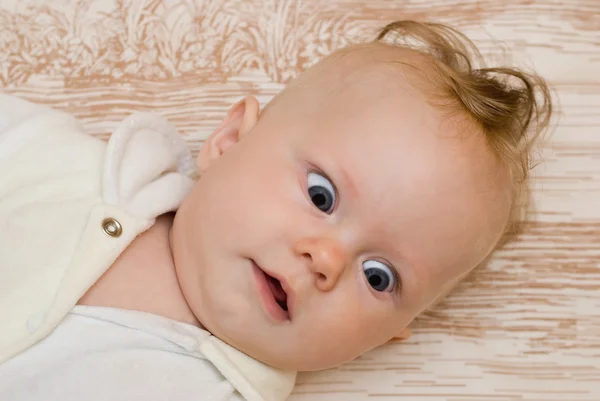 Frightened baby — Stock Photo, Image