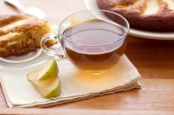 Tee und Apfelkuchen — Stockfoto