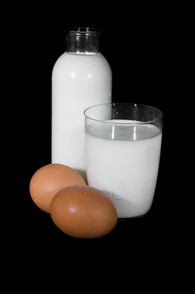Leite e ovos — Fotografia de Stock