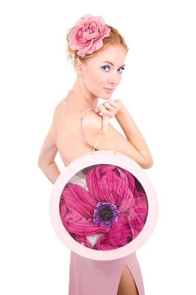 Vrouw met bloem en tas — Stockfoto