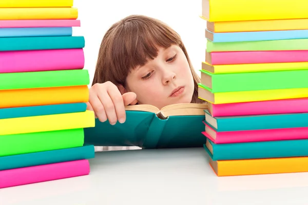 Schoolgirl reading — Stock Photo, Image