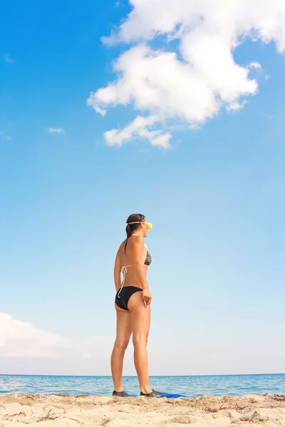 若い女の子のダイビングのための準備 — ストック写真