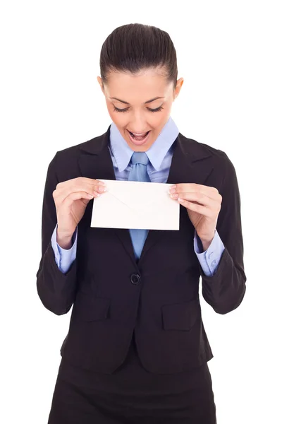 Verrast zakenvrouw met letter — Stockfoto