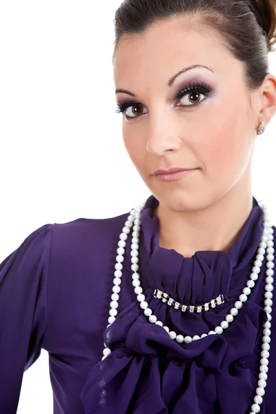 Wunderschöne Frau mit Perlen — Stockfoto