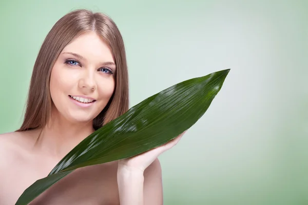 Woman skincare with plant — Stock Photo, Image
