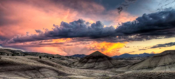 Painted Hills in Oregon Panorama at Sunset — Stock Photo, Image