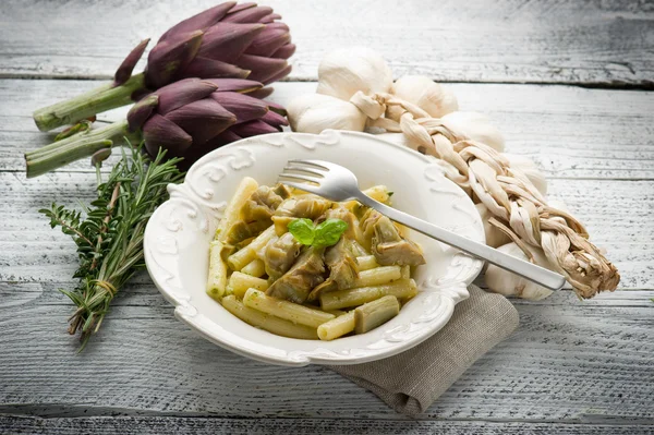 Pasta with artichoke — Stock Photo, Image