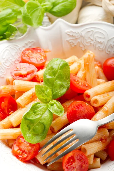 Pasta met verse tomaten — Stockfoto