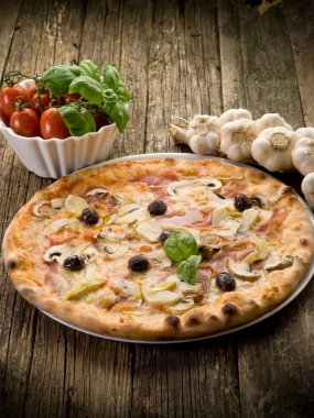 Pizza capricciosa clipart