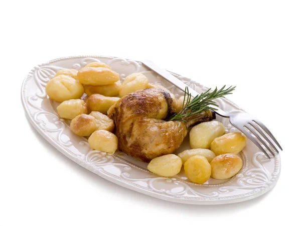 Patata de pollo con patatas-coscia di pollo e patate — Foto de Stock