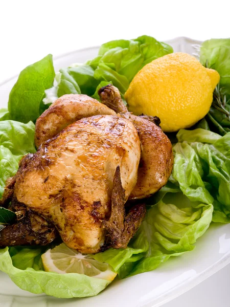 stock image Chicken with green salad -pollo arrosto e insalata