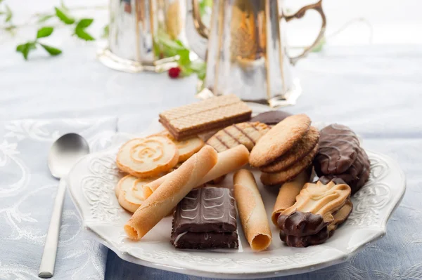 Variety of biscuit over restaurant table — Stock Photo, Image