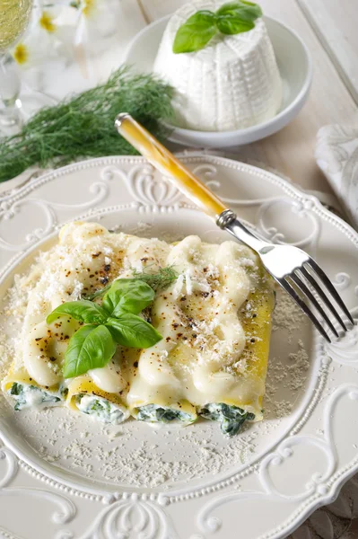 Cannelloni ricotta e spinaci — Foto Stock