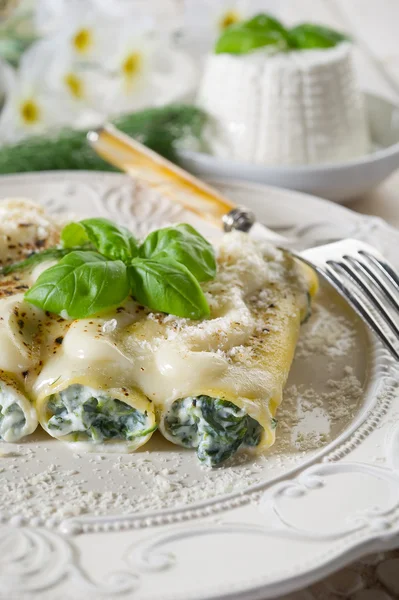 Cannelloni ricotta spinaci — Foto Stock