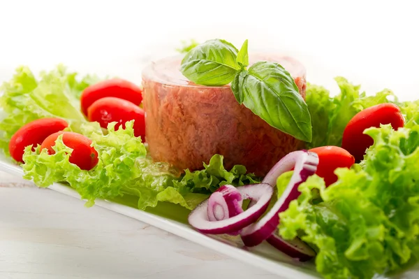 缶詰肉のサラダ — ストック写真