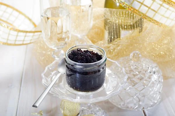 Caviar sur bol en cristal — Photo