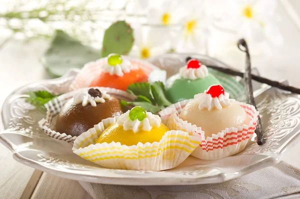 Разнообразие кассата сицилийский десерт — стоковое фото