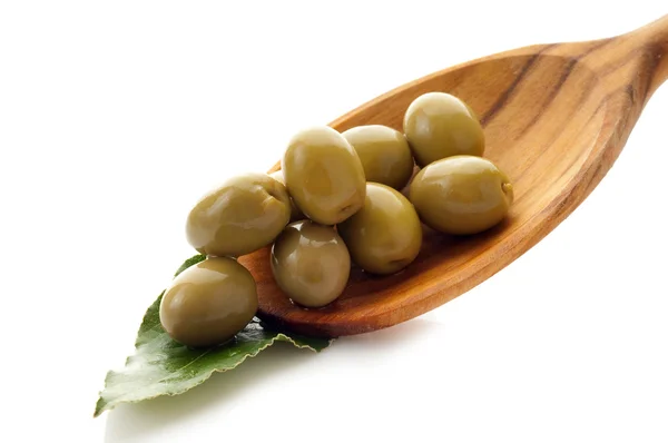 Olivy nad lžíce — Stock fotografie