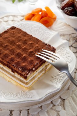 İtalyan geleneksel tatlı tiramisu