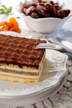 İtalyan geleneksel tatlı tiramisu