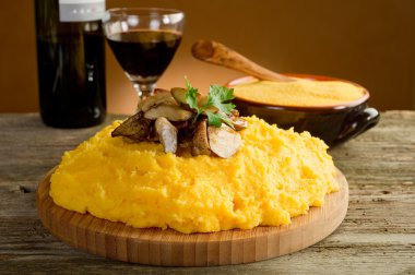 polenta mantar ile