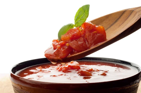 Tomatensaus over lepel — Stockfoto