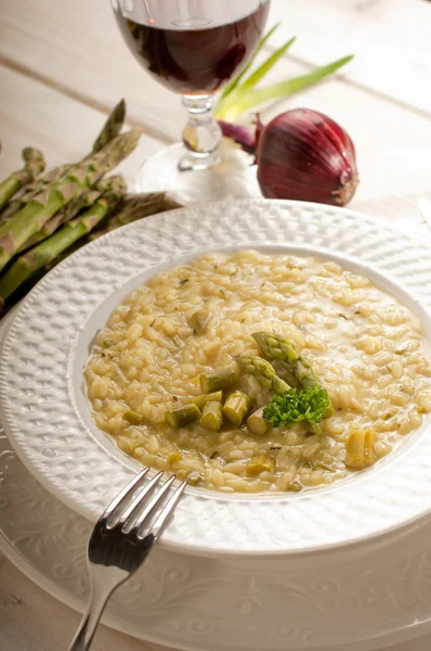 Risotto mit Spargel — Stockfoto