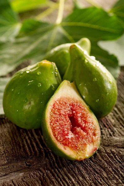 Figs on wood background — Stock Photo, Image