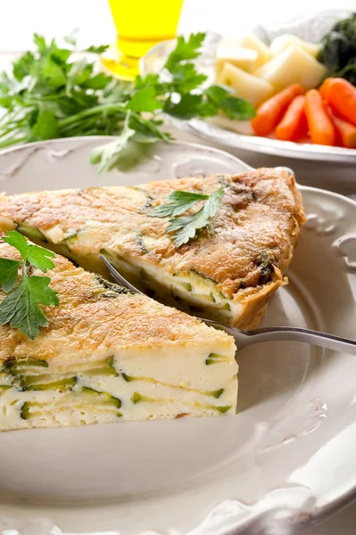 Kabakları ve maydanoz ile omlet — Stok fotoğraf