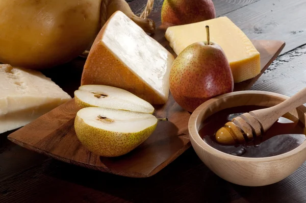 ハニー梨とチーズ — ストック写真