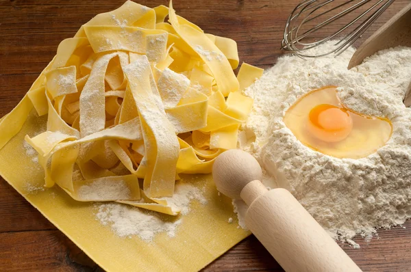 Ingredientes para massas caseiras italianas — Fotografia de Stock