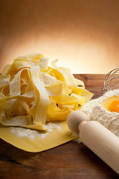 Ингредиенты для итальянской домашней пасты — стоковое фото