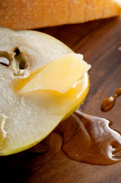 Honung päron och ost — Stockfoto