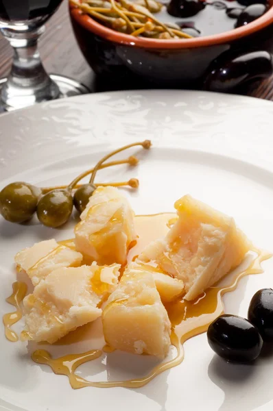 Antipasto parma formaggio e miele — Foto Stock