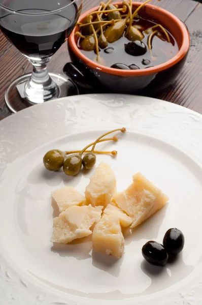 Aperitivo queso parma y miel —  Fotos de Stock