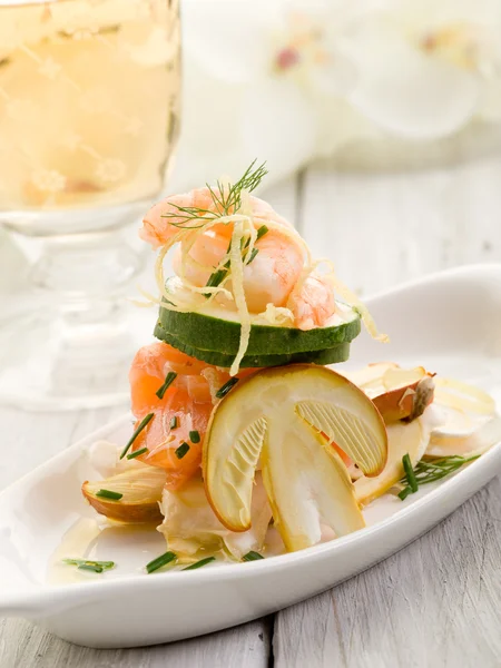 Salad with shrimp samone carpaccio slice ovum mushroom and cucum — Stock Photo, Image