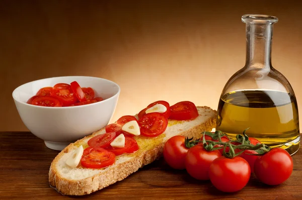 Tomaten über Bruschetta — Stockfoto