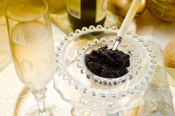 Kaviar und Champagner — Stockfoto