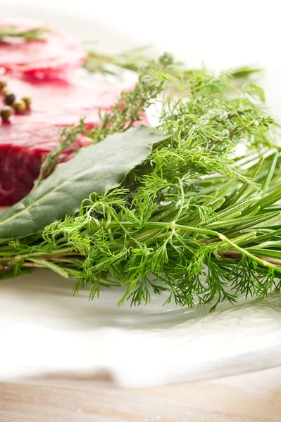 Tenderloin with herbs — Stock Photo, Image