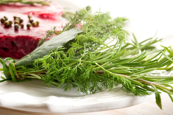Tenderloin with herbs — Stock Photo, Image