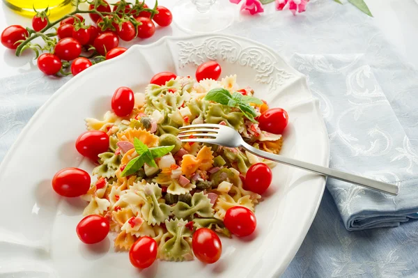 Cold pasta salad — Stock Photo, Image