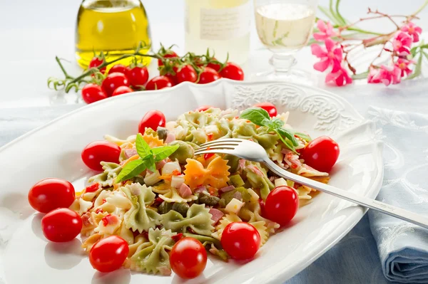 Cold pasta salad — Stock Photo, Image