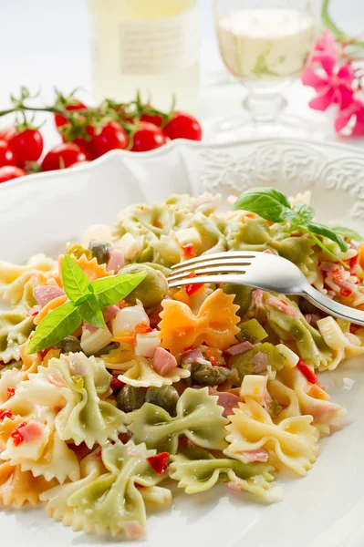 Salada de macarrão frio — Fotografia de Stock