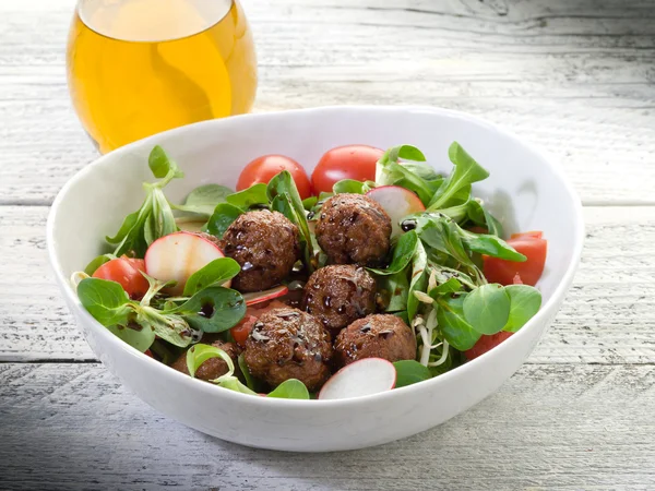 Mixed salad with vegetarian meatballs slice radish and soy spro — Stock Photo, Image