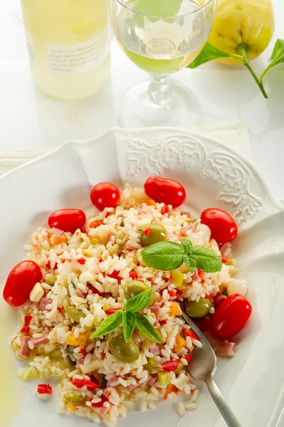 Zimny ryż sałatka — Zdjęcie stockowe