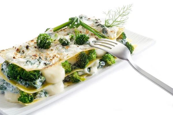 Vegetatarian lasagne med broccoli och spenat — Stockfoto